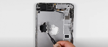 iFixit拆解2024款iPad mini:内部变化极小,“果冻屏”未完全解决(图5) iFixit拆解2024款iPad mini:内部变化极小,“果冻屏”未完全解决(图5)