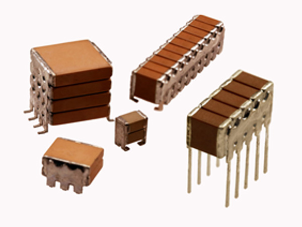 多芯组瓷介电容器