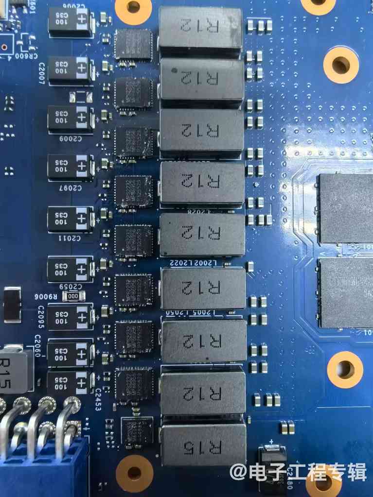 Intel顶配游戏显卡拆解，里面长什么样？(图14)