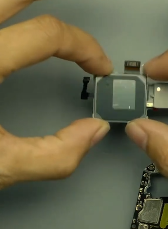 华为Mate70 RS拆解揭秘麒麟9020芯片架构与防震设计内幕(图8)