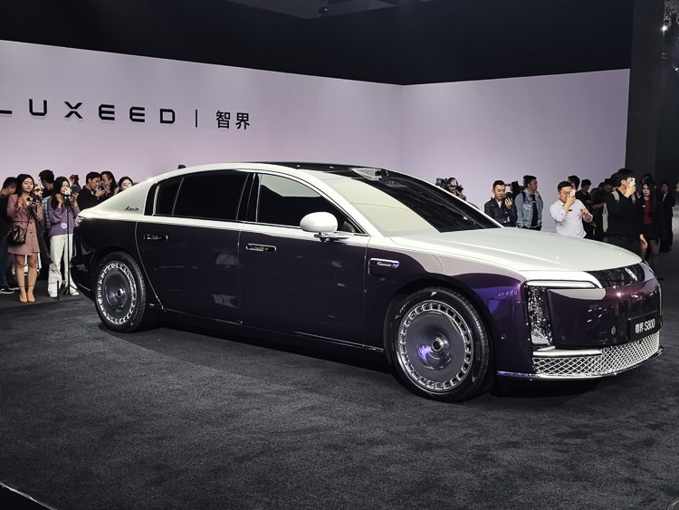 华为发布非凡大师手表和尊界S800百万豪车,高端产品矩阵再升级(图11) 华为发布非凡大师手表和尊界S800百万豪车,高端产品矩阵再升级(图11)