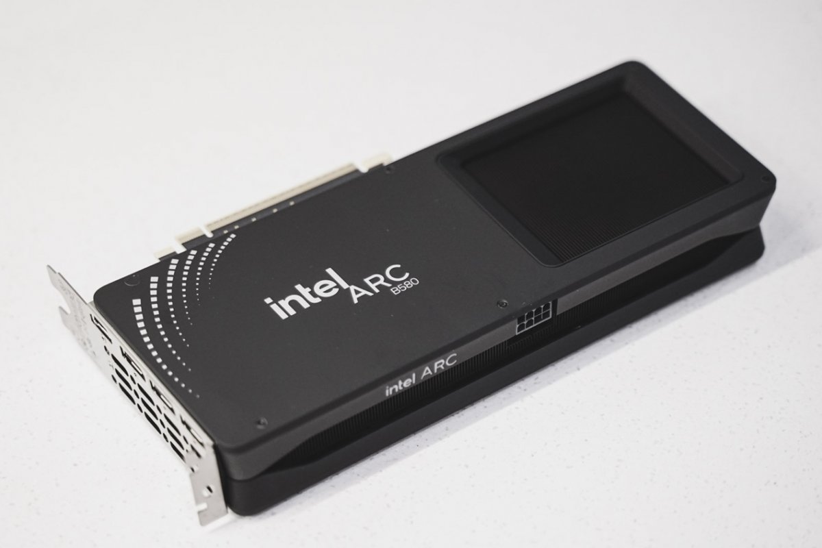 Intel Arc B580显卡评测:中端甜品卡性能超越上代旗舰(图26) Intel Arc B580显卡评测:中端甜品卡性能超越上代旗舰(图26)