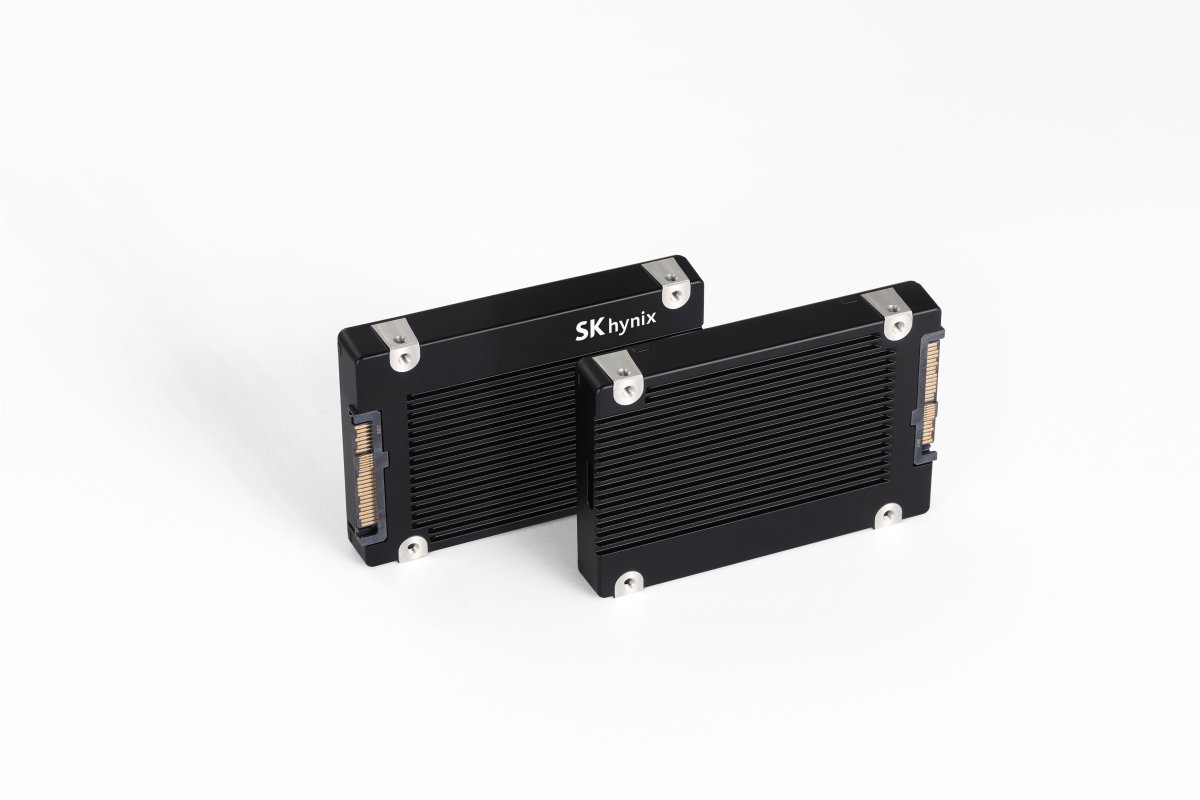 SK海力士发布61TB QLC固态硬盘，强化AI数据中心存储