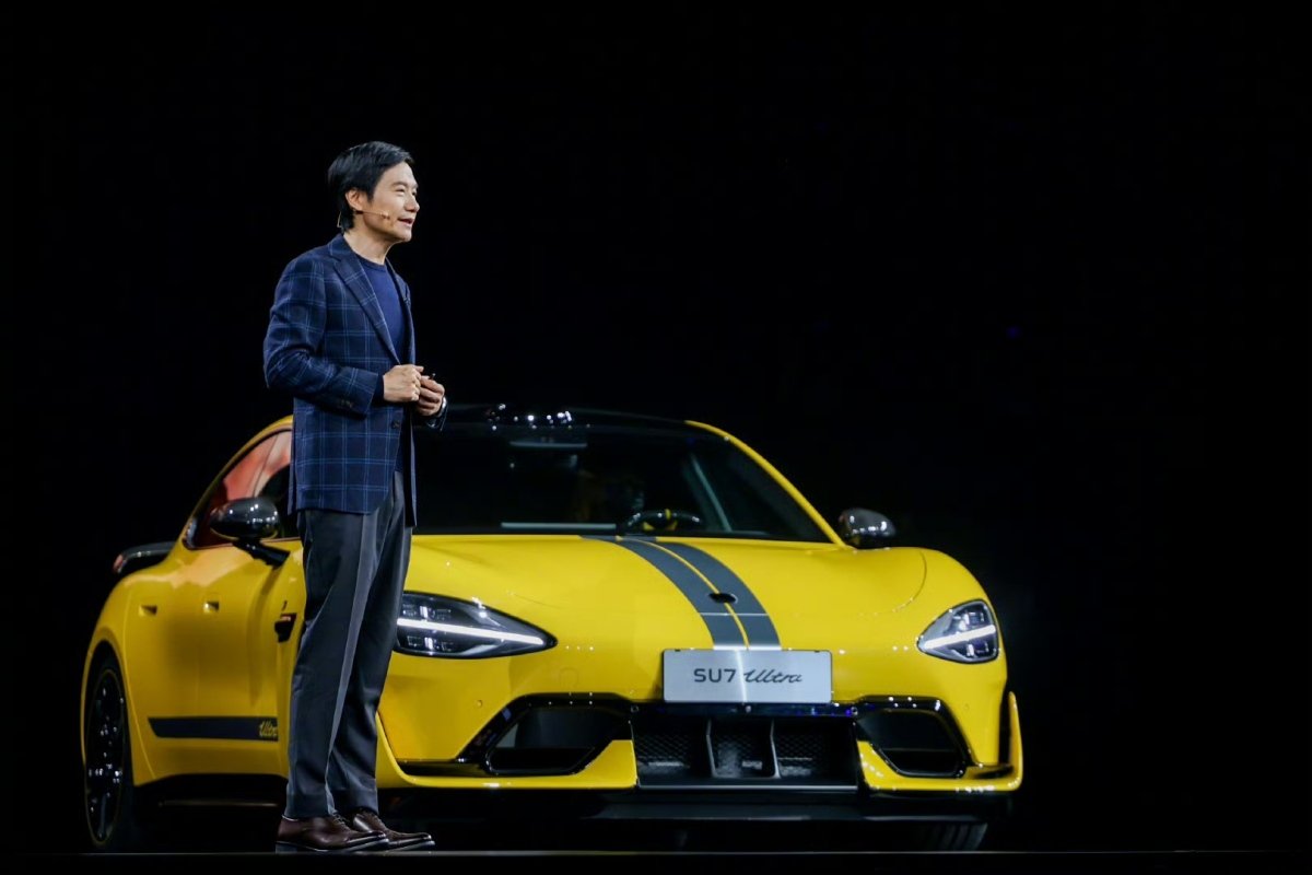 小米市值破万亿：从手机跨界汽车，生态协同如何重塑车企格局(图2)