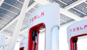 特朗普叫停50亿电动车充电站资金，美国新能源政策大转向