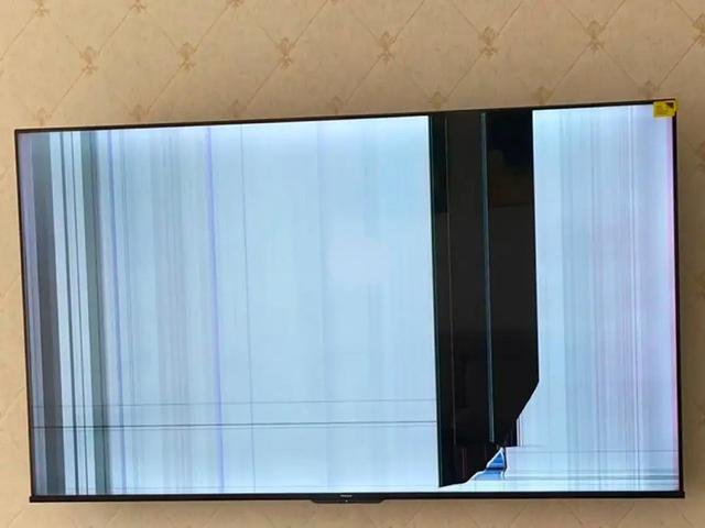 男子用铁衣架连接电视信号致花屏 专家解析信号传输原理(图2) 男子用铁衣架连接电视信号致花屏 专家解析信号传输原理(图2)