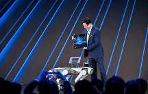 联想迈入机器人智能制造领域,全自研六足机器人IS正式下线(图1) 联想迈入机器人智能制造领域,全自研六足机器人IS正式下线(图1)