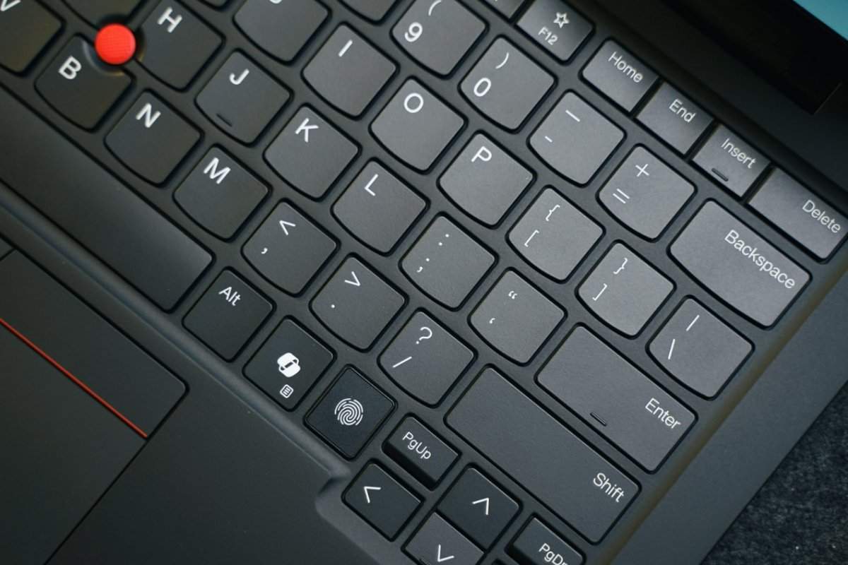 984g轻薄本 VS 几年前2公斤游戏本，结果令人唏嘘…(图36)