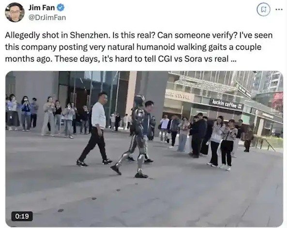 自然步态突破！中国成人身高人形机器人引关注(图1)